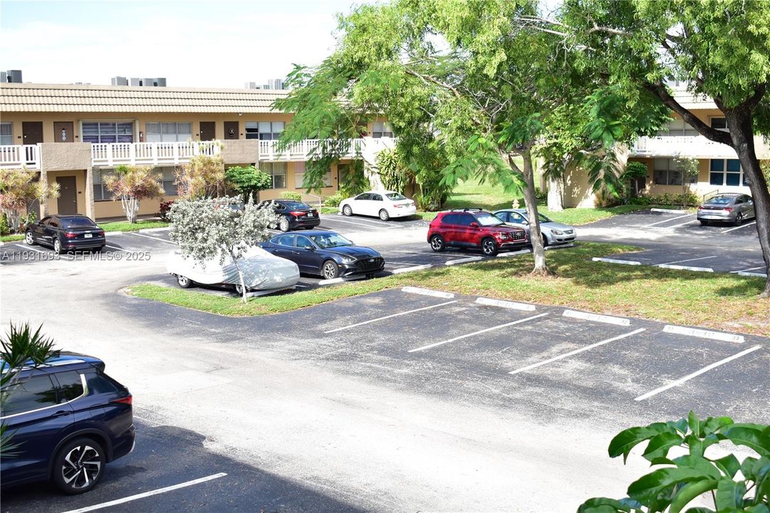 For Sale: $99,999 (1 beds, 1 baths, 590 Square Feet)