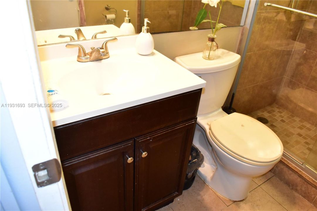 For Sale: $99,999 (1 beds, 1 baths, 590 Square Feet)