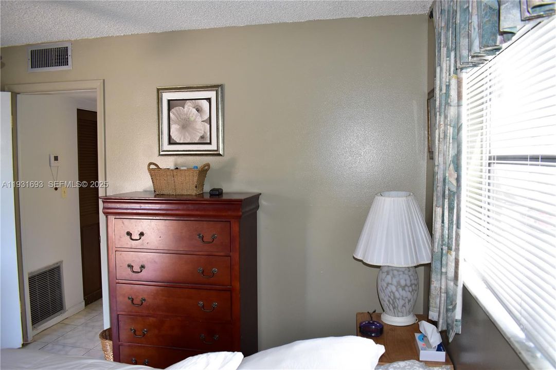 For Sale: $99,999 (1 beds, 1 baths, 590 Square Feet)