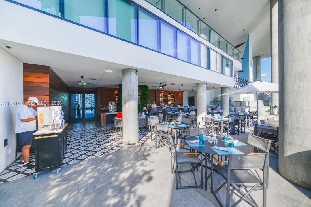 For Sale: $595,000 (1 beds, 1 baths, 442 Square Feet)