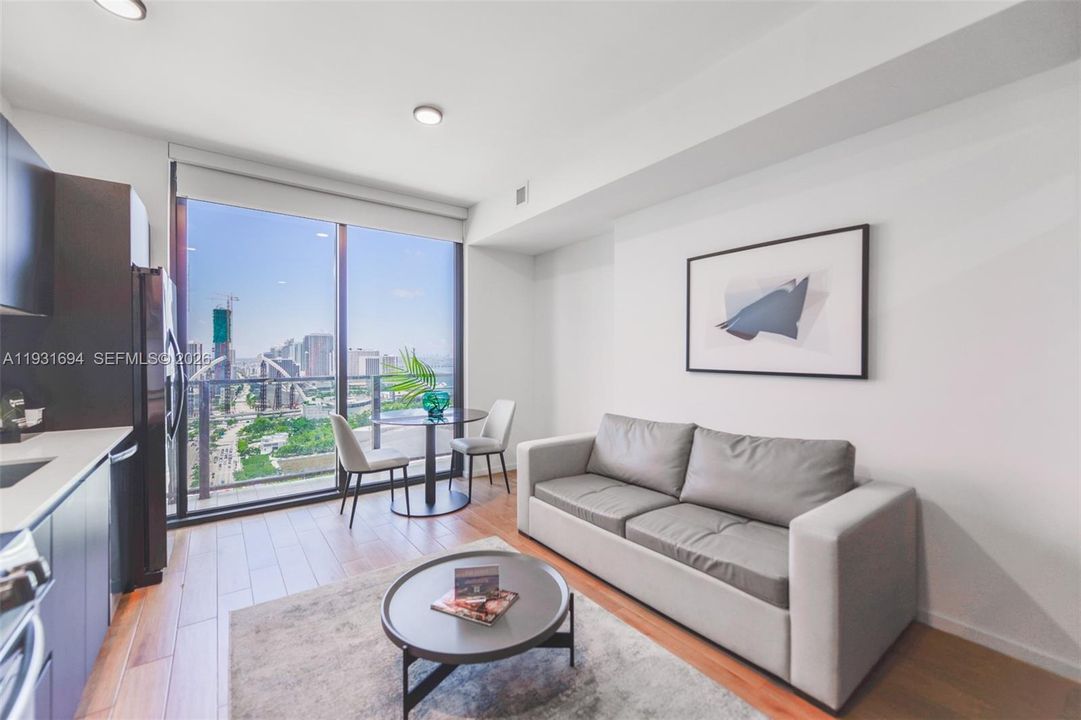 For Sale: $595,000 (1 beds, 1 baths, 442 Square Feet)