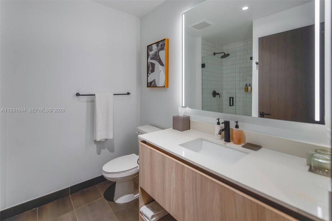 For Sale: $595,000 (1 beds, 1 baths, 442 Square Feet)