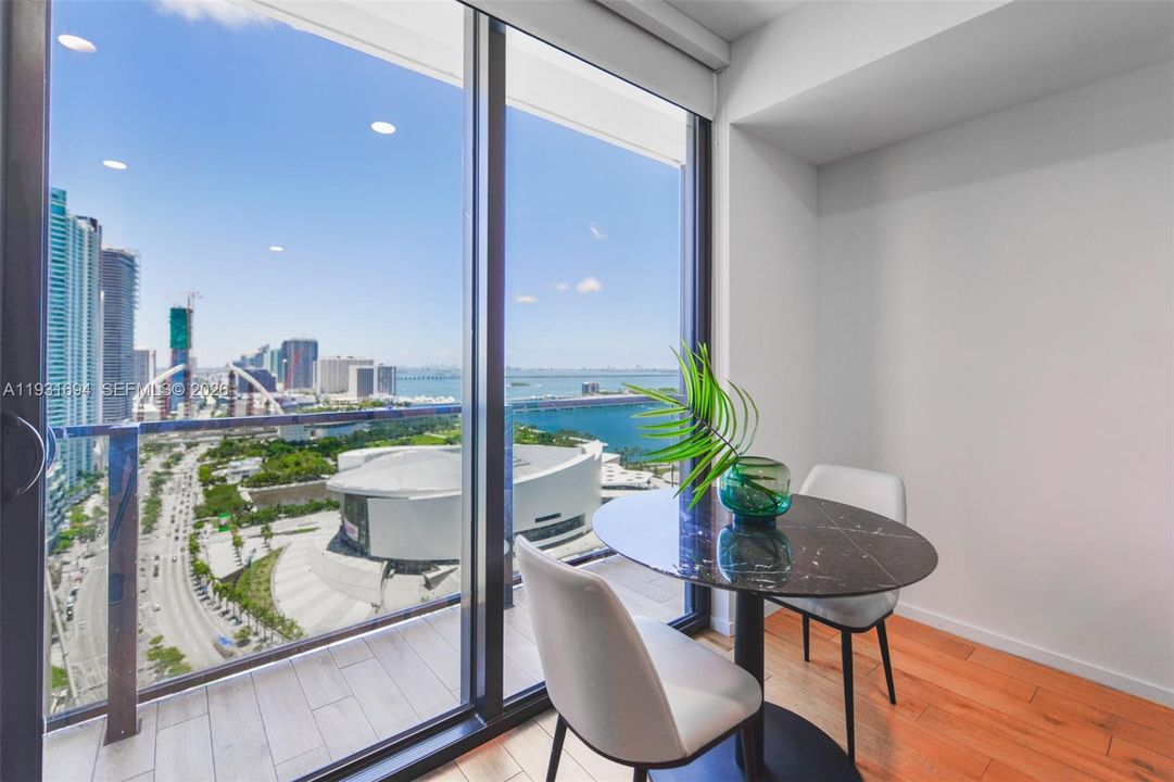 For Sale: $595,000 (1 beds, 1 baths, 442 Square Feet)