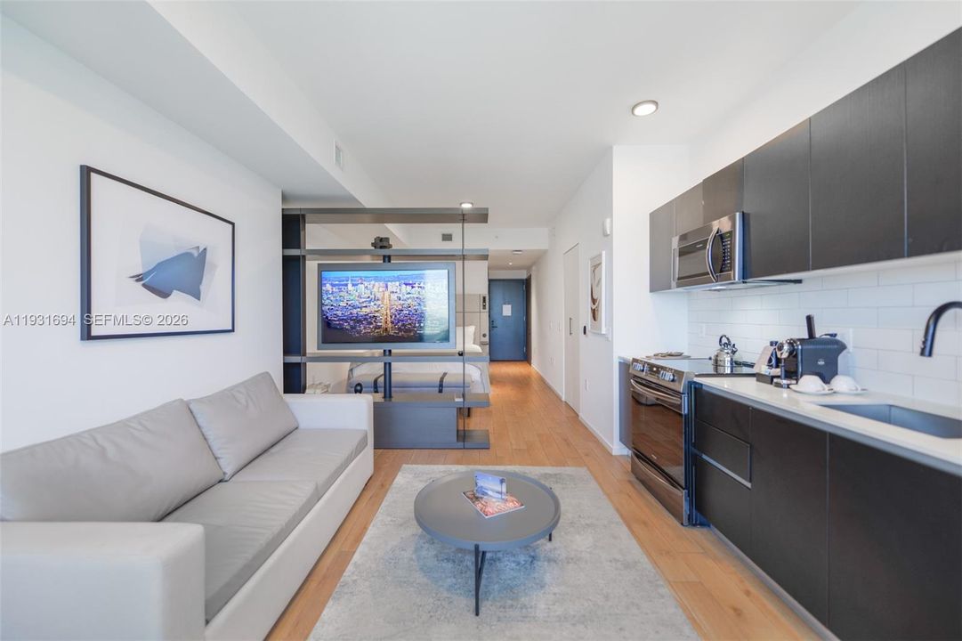 For Sale: $595,000 (1 beds, 1 baths, 442 Square Feet)