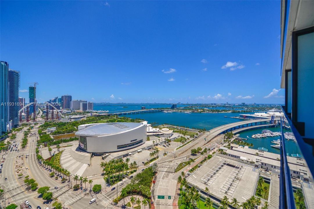 For Sale: $595,000 (1 beds, 1 baths, 442 Square Feet)