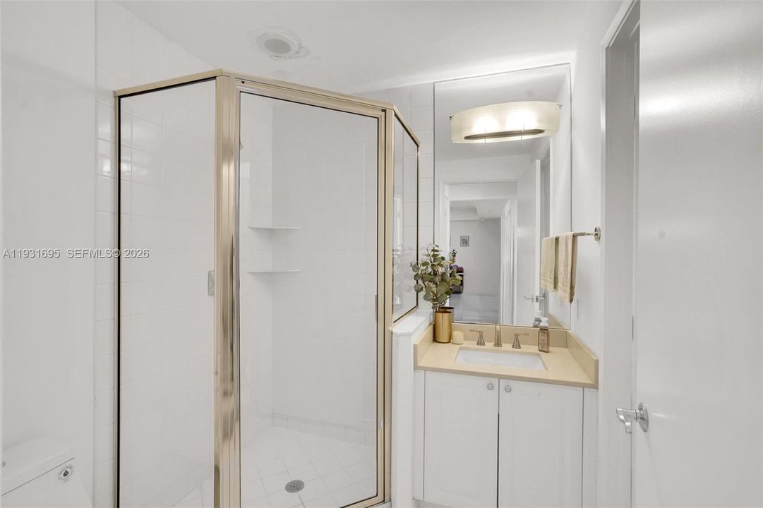 En Renta: $13,500 (3 camas, 3 baños, 2220 Pies cuadrados)