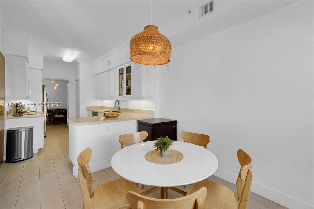 En Renta: $13,500 (3 camas, 3 baños, 2220 Pies cuadrados)