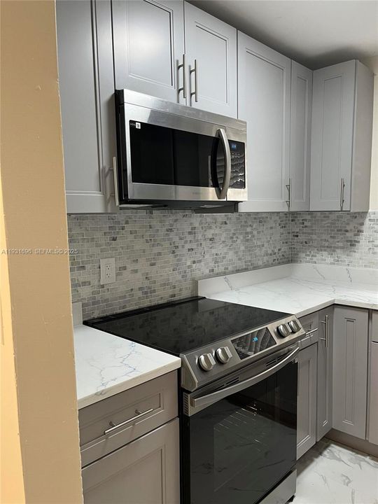 出租: $1,700 (1 贝兹, 1 浴室, 600 平方英尺)