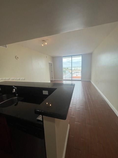 For Sale: $265,000 (2 beds, 2 baths, 1189 Square Feet)