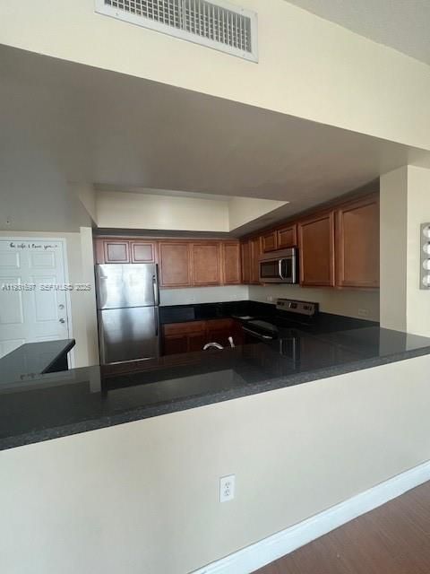 For Sale: $265,000 (2 beds, 2 baths, 1189 Square Feet)