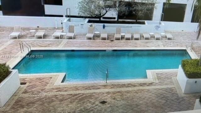 For Sale: $265,000 (2 beds, 2 baths, 1189 Square Feet)