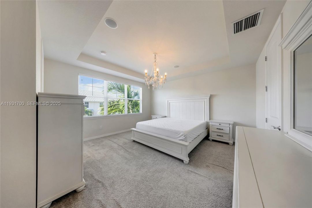 В аренду: $3,700 (3 спален, 2 ванн, 1421 Квадратных фут)