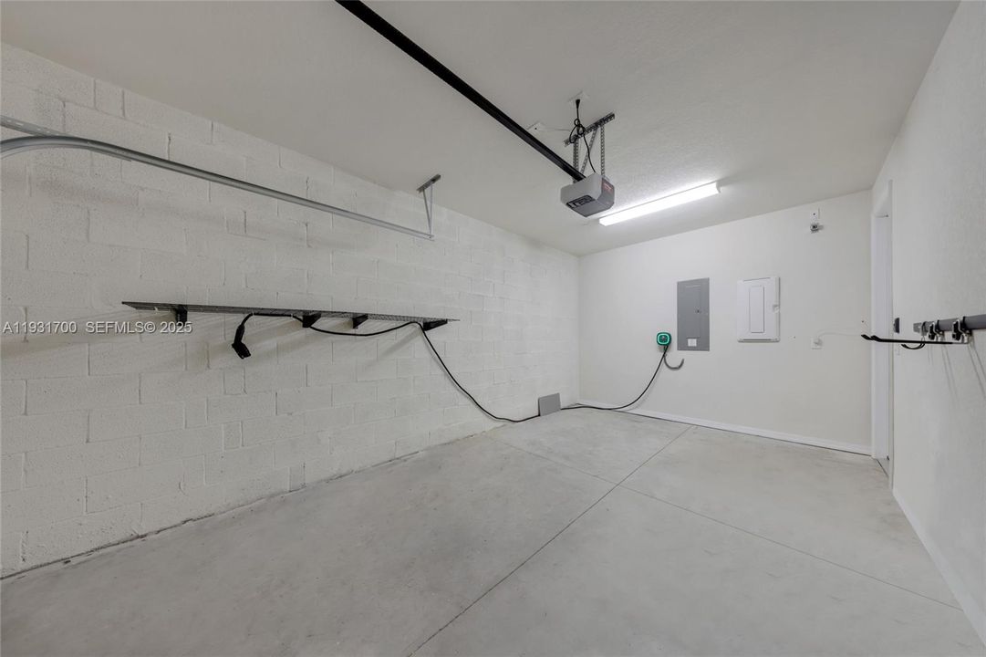 В аренду: $3,700 (3 спален, 2 ванн, 1421 Квадратных фут)