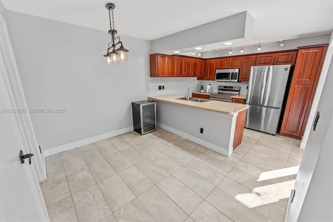 На продажу: $459,000 (3 спален, 2 ванн, 1654 Квадратных фут)