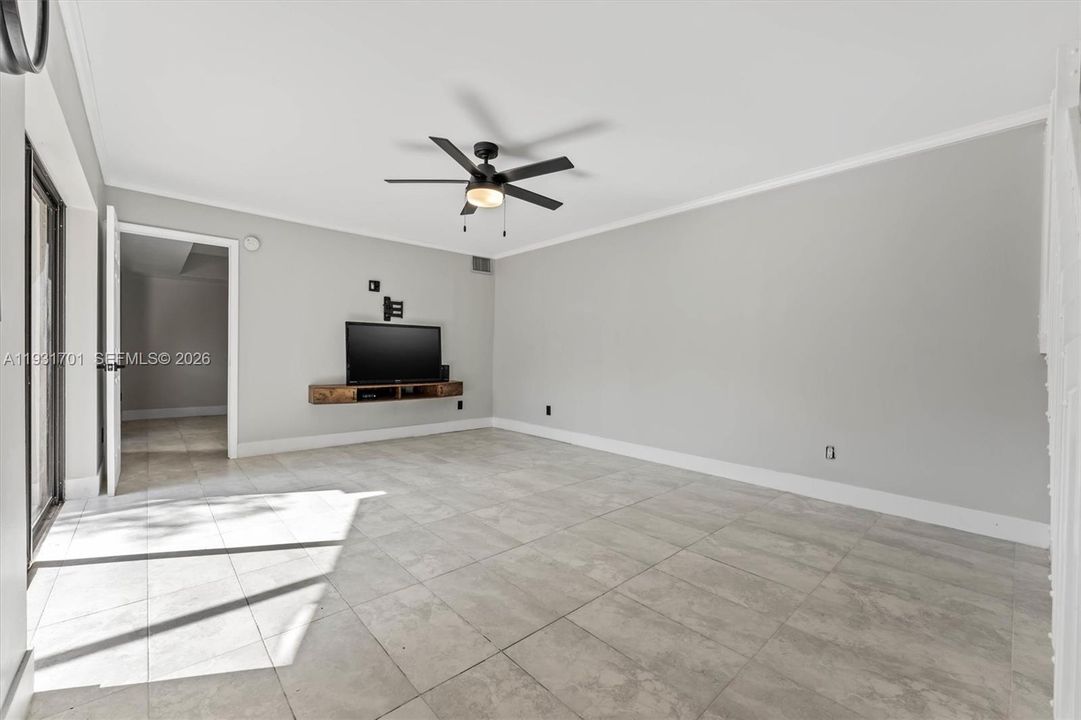 На продажу: $459,000 (3 спален, 2 ванн, 1654 Квадратных фут)