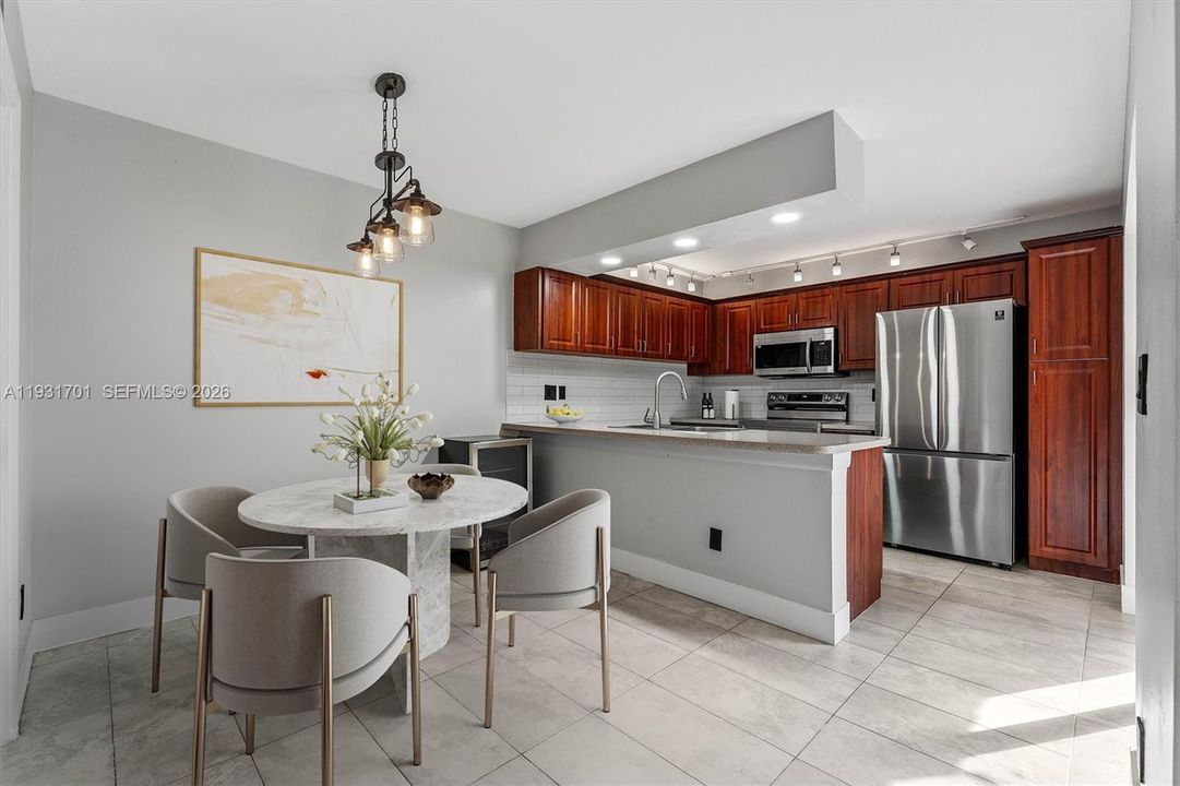 На продажу: $459,000 (3 спален, 2 ванн, 1654 Квадратных фут)