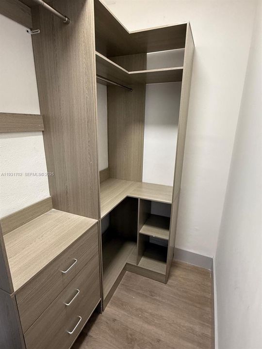 For Rent: $3,000 (2 beds, 2 baths, 1984 Square Feet)