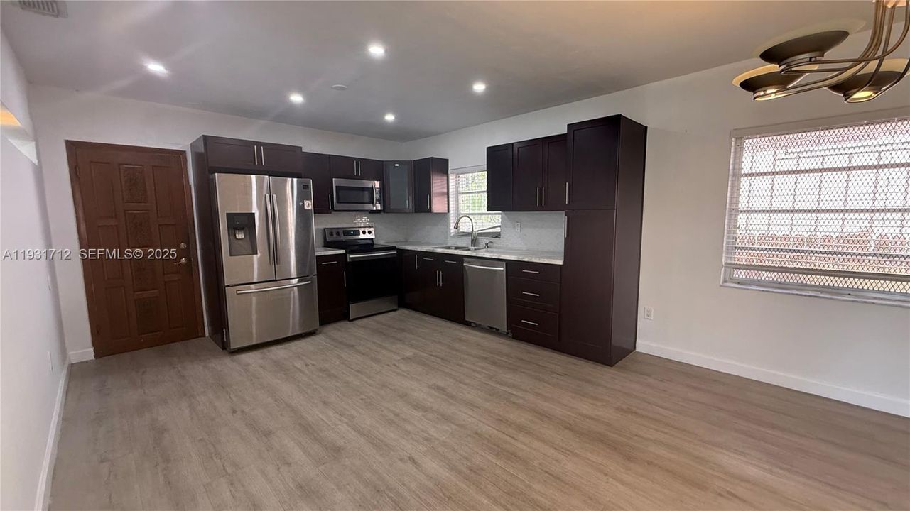 For Rent: $3,400 (3 beds, 2 baths, 1568 Square Feet)