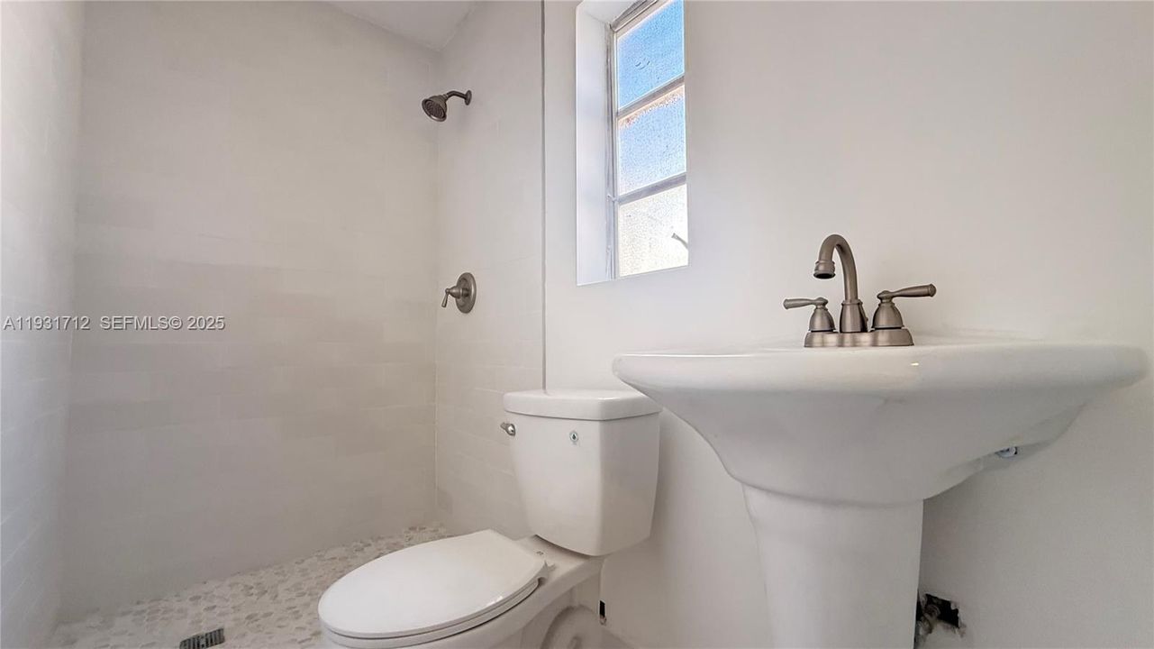 For Rent: $3,400 (3 beds, 2 baths, 1568 Square Feet)