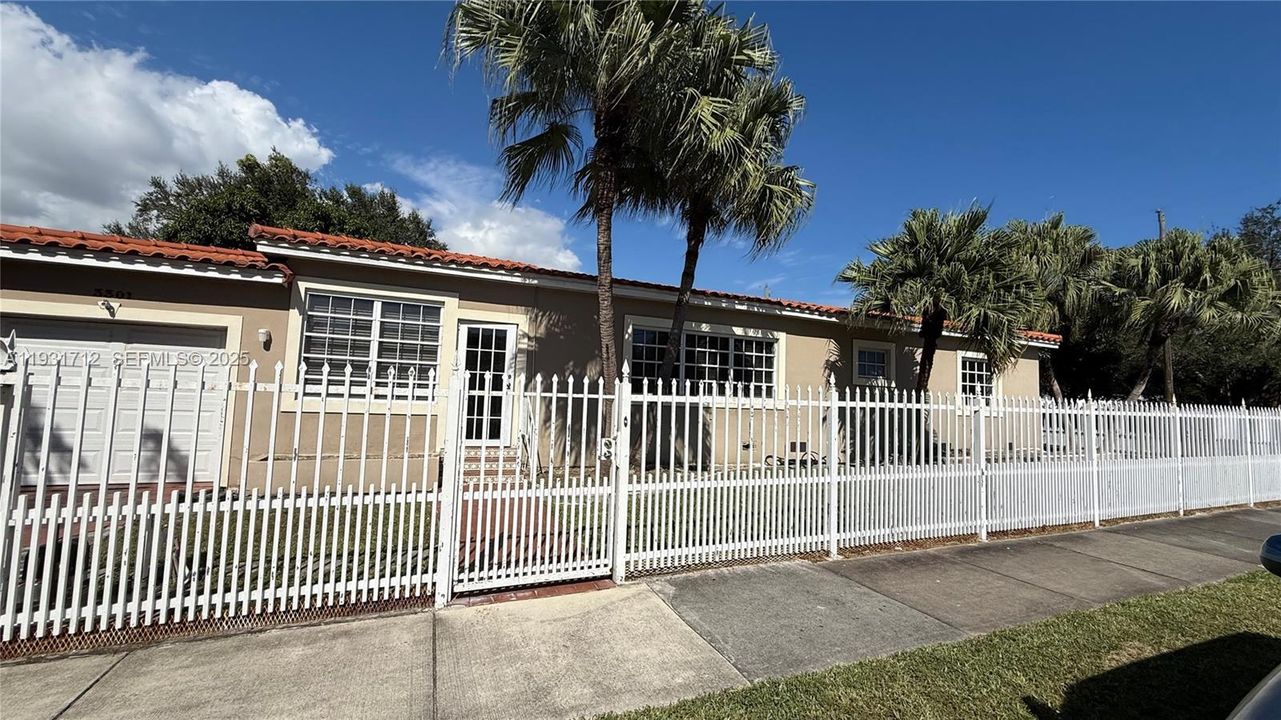 For Rent: $3,400 (3 beds, 2 baths, 1568 Square Feet)