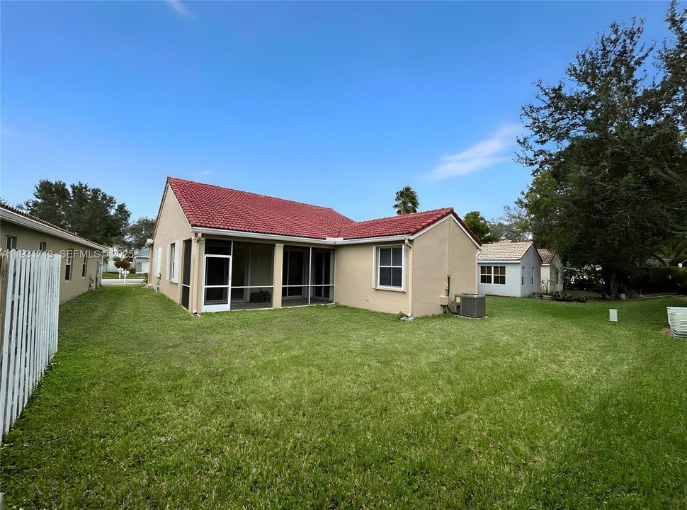 En Venta: $675,000 (3 camas, 2 baños, 1532 Pies cuadrados)