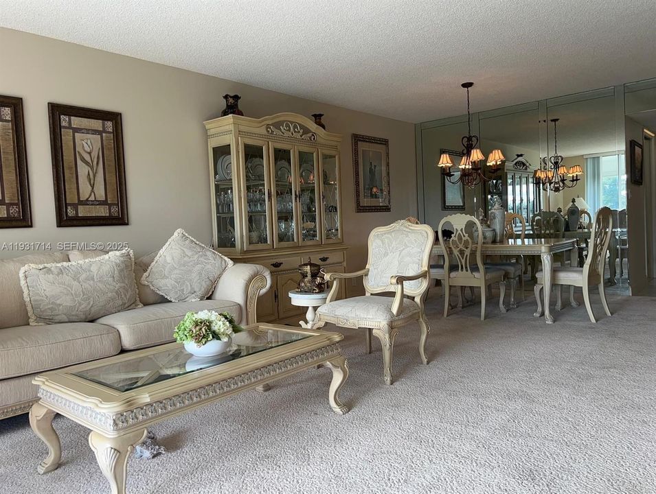 For Sale: $315,000 (3 beds, 2 baths, 1390 Square Feet)