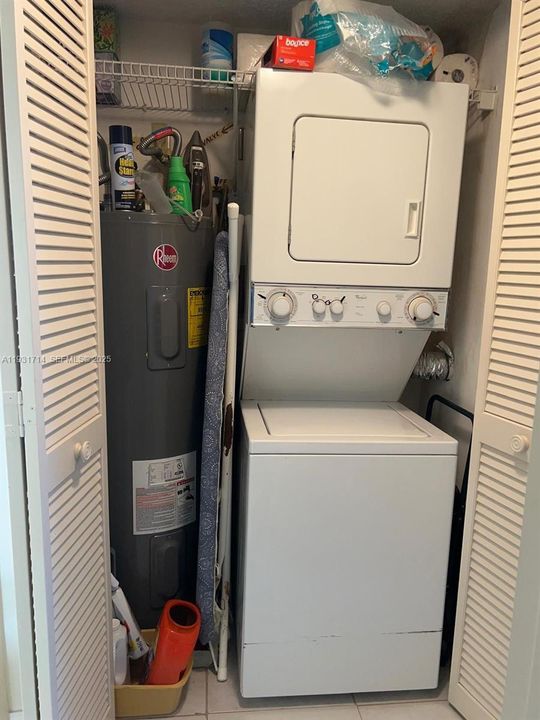 For Sale: $315,000 (3 beds, 2 baths, 1390 Square Feet)