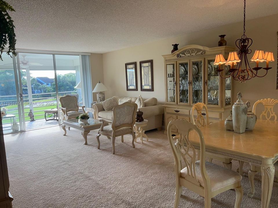 For Sale: $315,000 (3 beds, 2 baths, 1390 Square Feet)