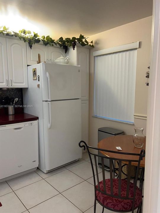 For Sale: $315,000 (3 beds, 2 baths, 1390 Square Feet)