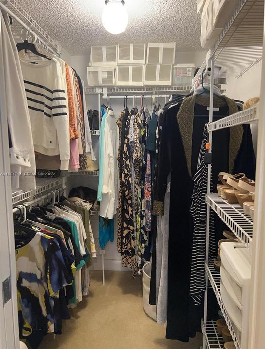 For Sale: $315,000 (3 beds, 2 baths, 1390 Square Feet)