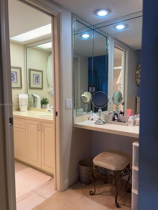 For Sale: $315,000 (3 beds, 2 baths, 1390 Square Feet)