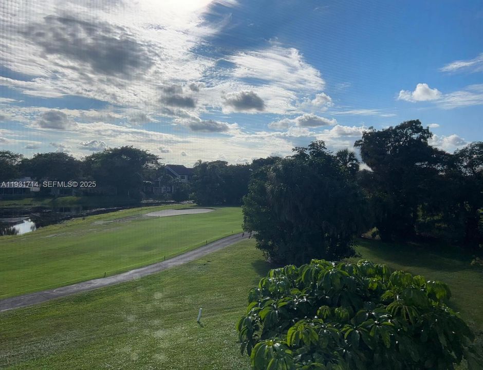 For Sale: $315,000 (3 beds, 2 baths, 1390 Square Feet)