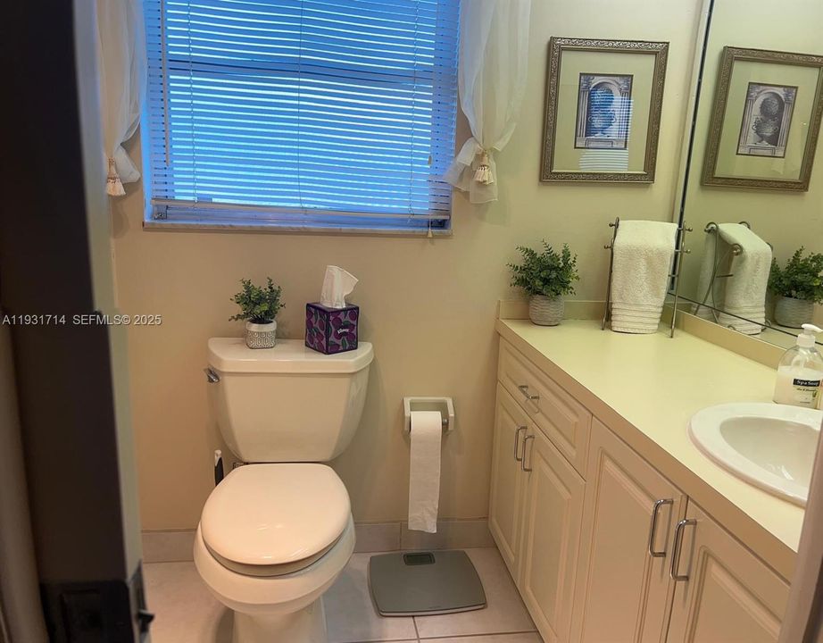 For Sale: $315,000 (3 beds, 2 baths, 1390 Square Feet)