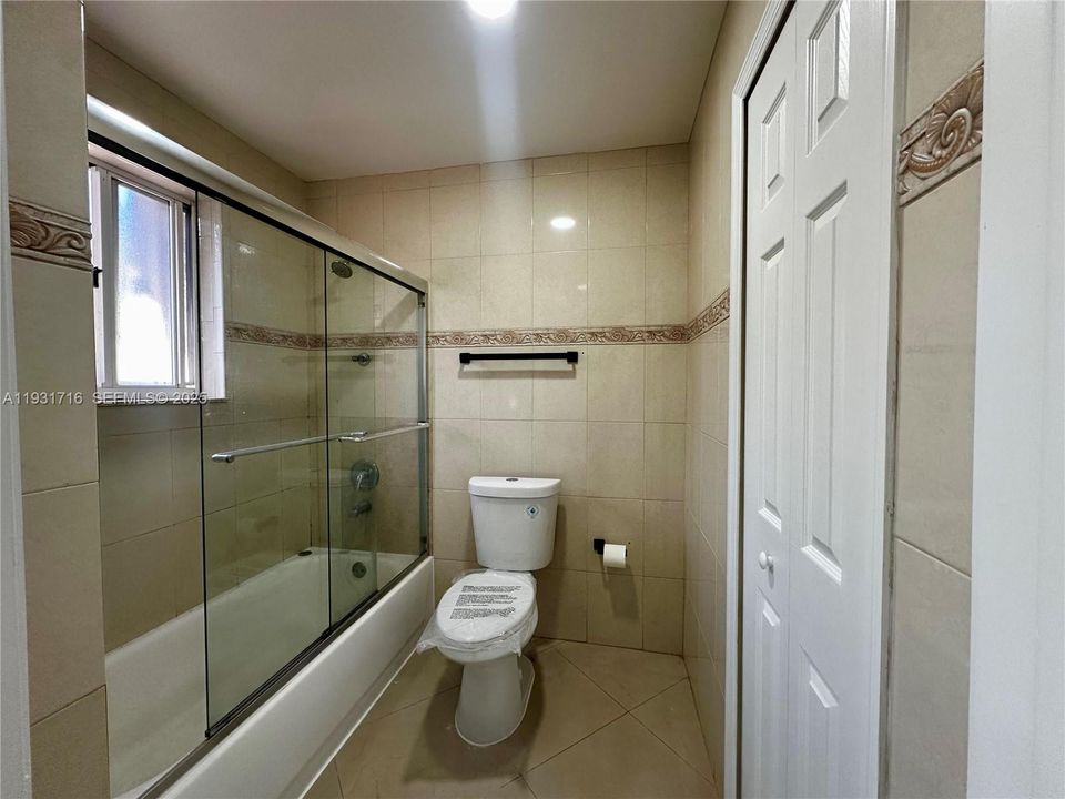 For Rent: $2,850 (3 beds, 2 baths, 1330 Square Feet)