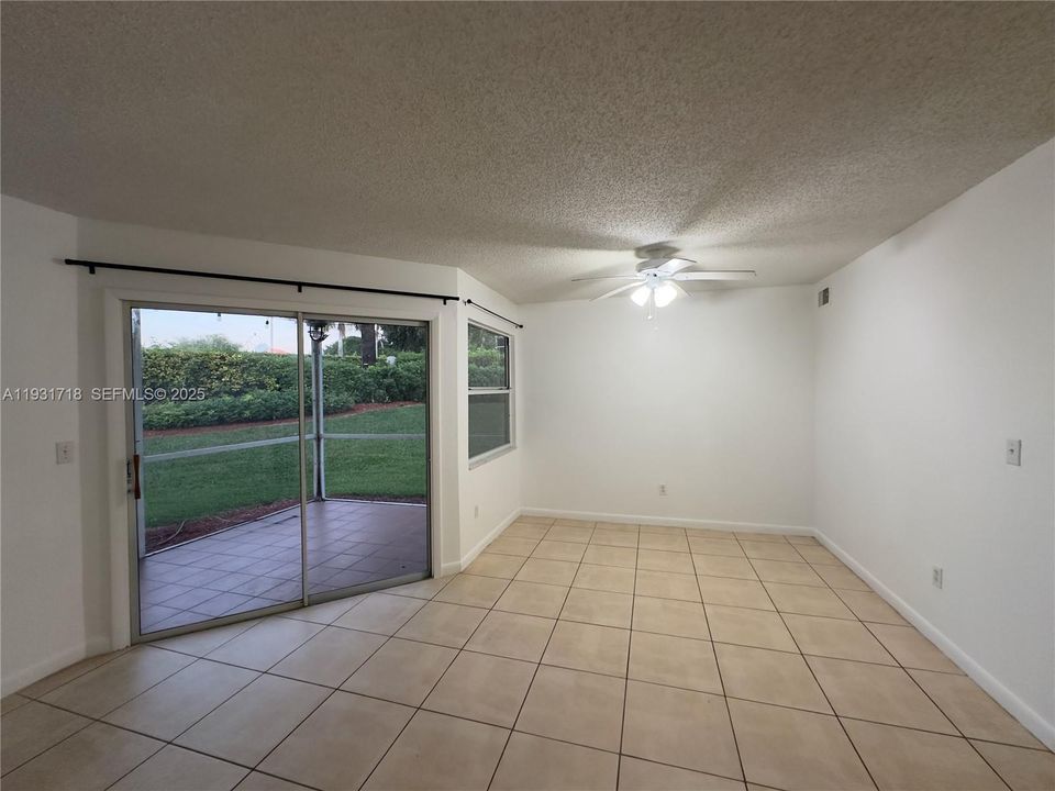 For Rent: $2,100 (2 beds, 2 baths, 1070 Square Feet)