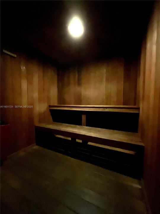 For Rent: $2,250 (2 beds, 2 baths, 911 Square Feet)