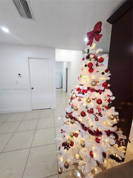 На продажу: $592,888 (3 спален, 2 ванн, 1244 Квадратных фут)