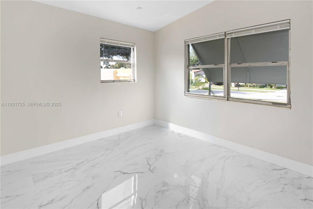 En Venta: $499,000 (2 camas, 1 baños, 886 Pies cuadrados)