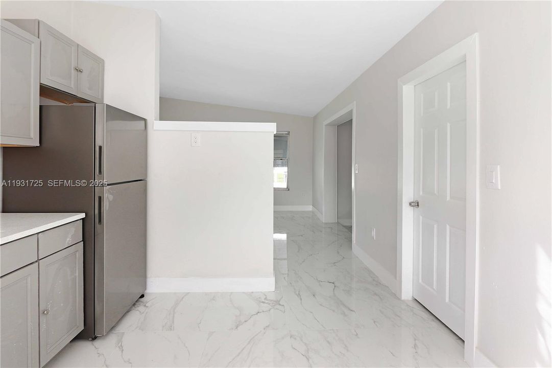 En Venta: $499,000 (2 camas, 1 baños, 886 Pies cuadrados)