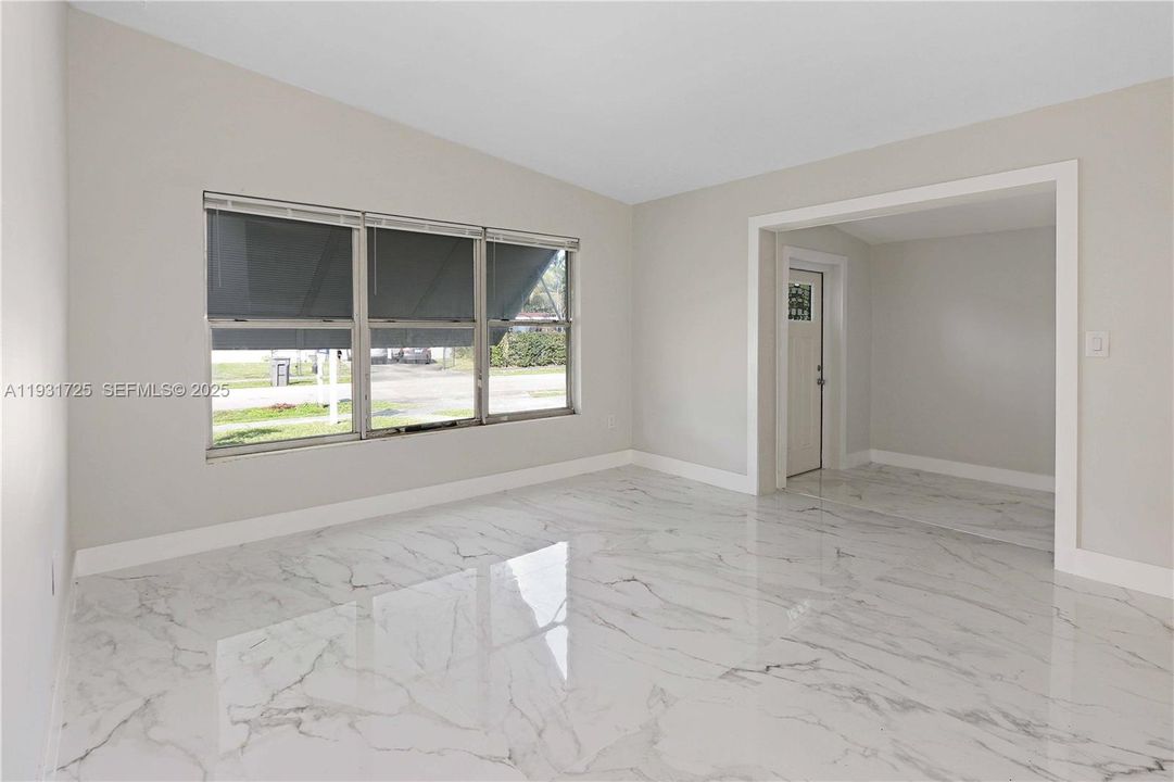 En Venta: $499,000 (2 camas, 1 baños, 886 Pies cuadrados)