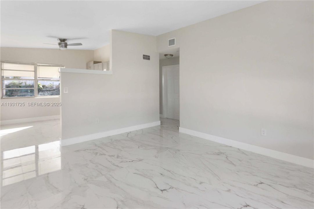 En Venta: $499,000 (2 camas, 1 baños, 886 Pies cuadrados)