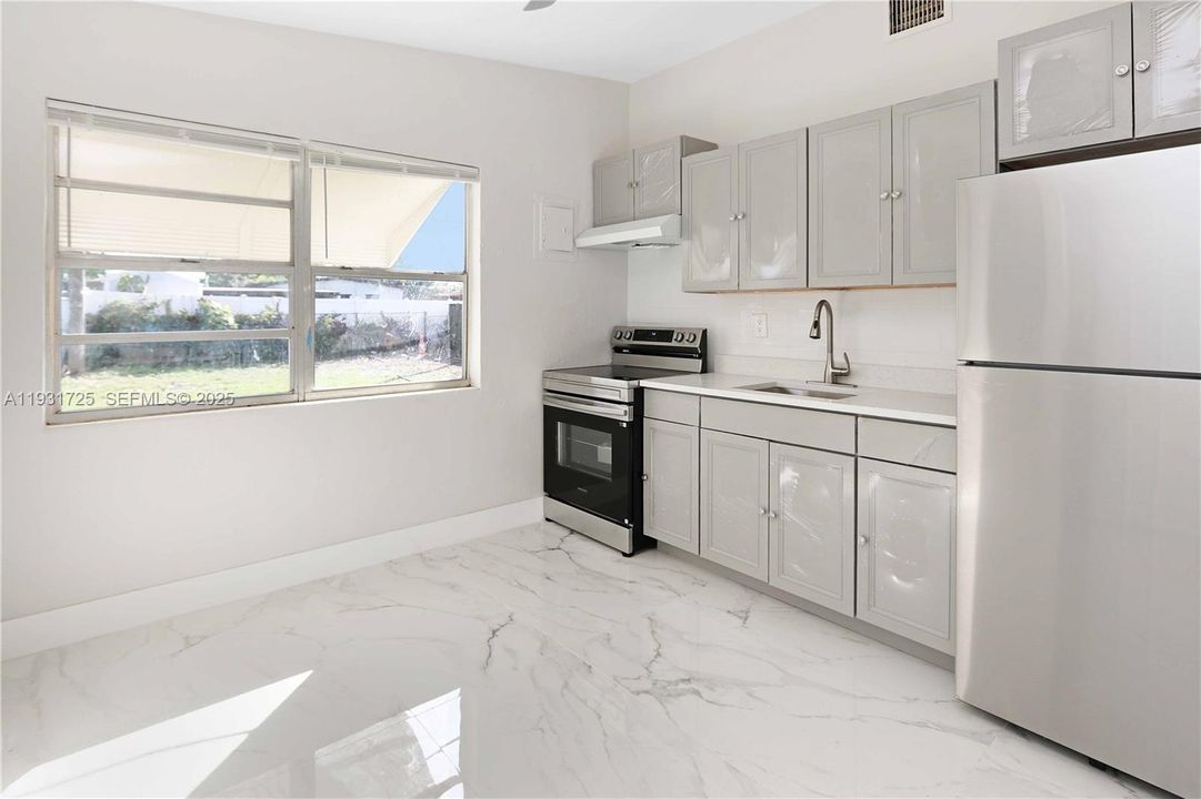 En Venta: $499,000 (2 camas, 1 baños, 886 Pies cuadrados)