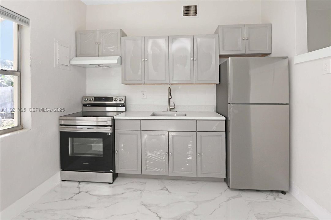 En Venta: $499,000 (2 camas, 1 baños, 886 Pies cuadrados)