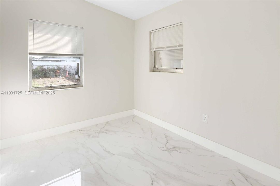 En Venta: $499,000 (2 camas, 1 baños, 886 Pies cuadrados)