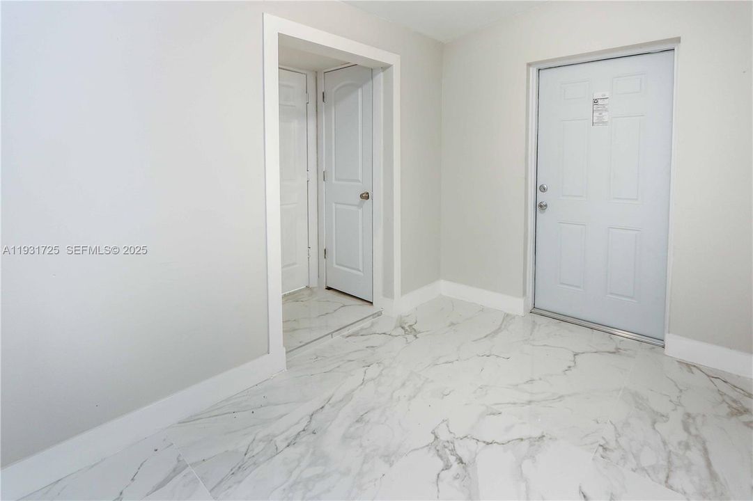 En Venta: $499,000 (2 camas, 1 baños, 886 Pies cuadrados)