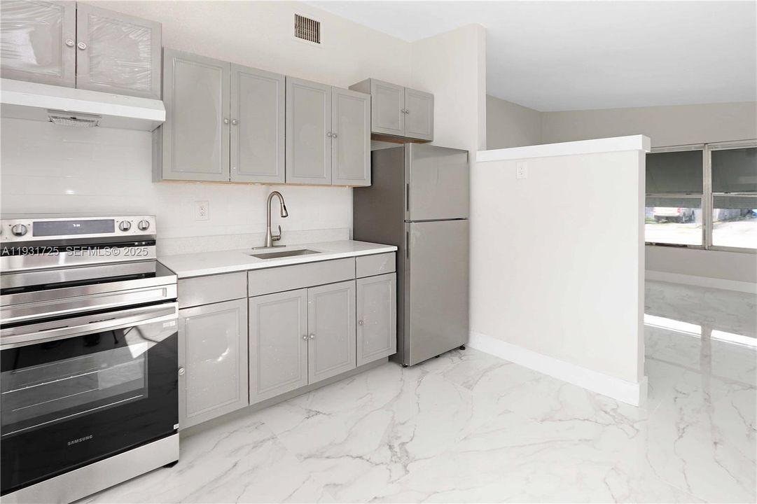 En Venta: $499,000 (2 camas, 1 baños, 886 Pies cuadrados)