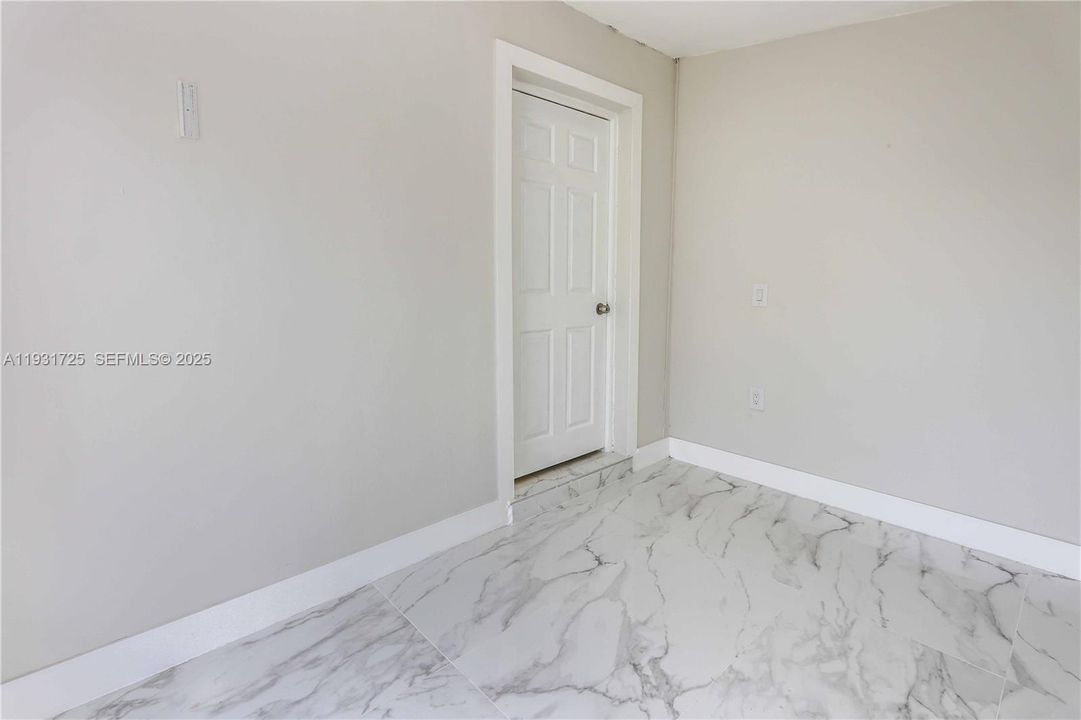 En Venta: $499,000 (2 camas, 1 baños, 886 Pies cuadrados)