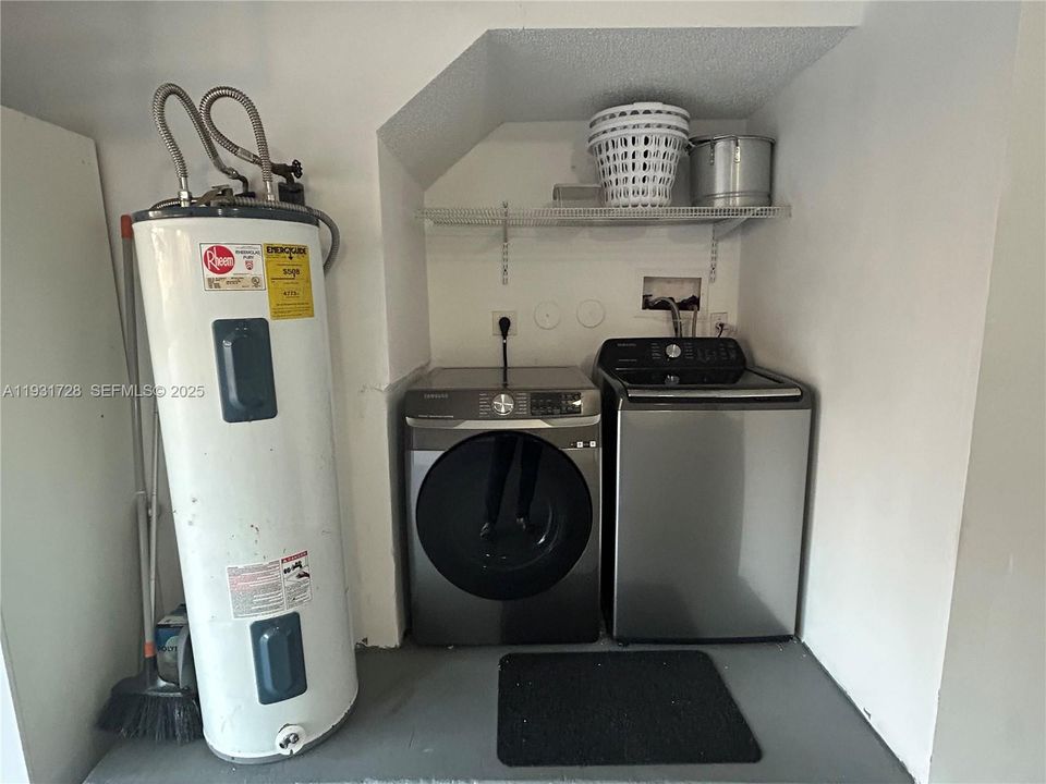 出租: $4,500 (4 贝兹, 2 浴室, 2091 平方英尺)