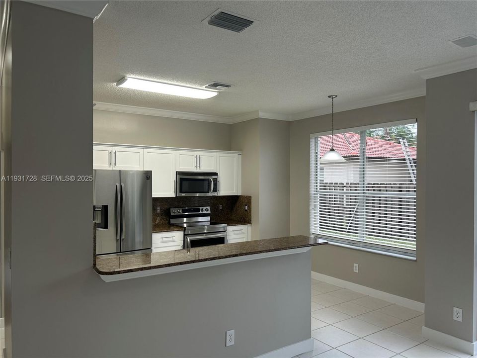 出租: $4,500 (4 贝兹, 2 浴室, 2091 平方英尺)