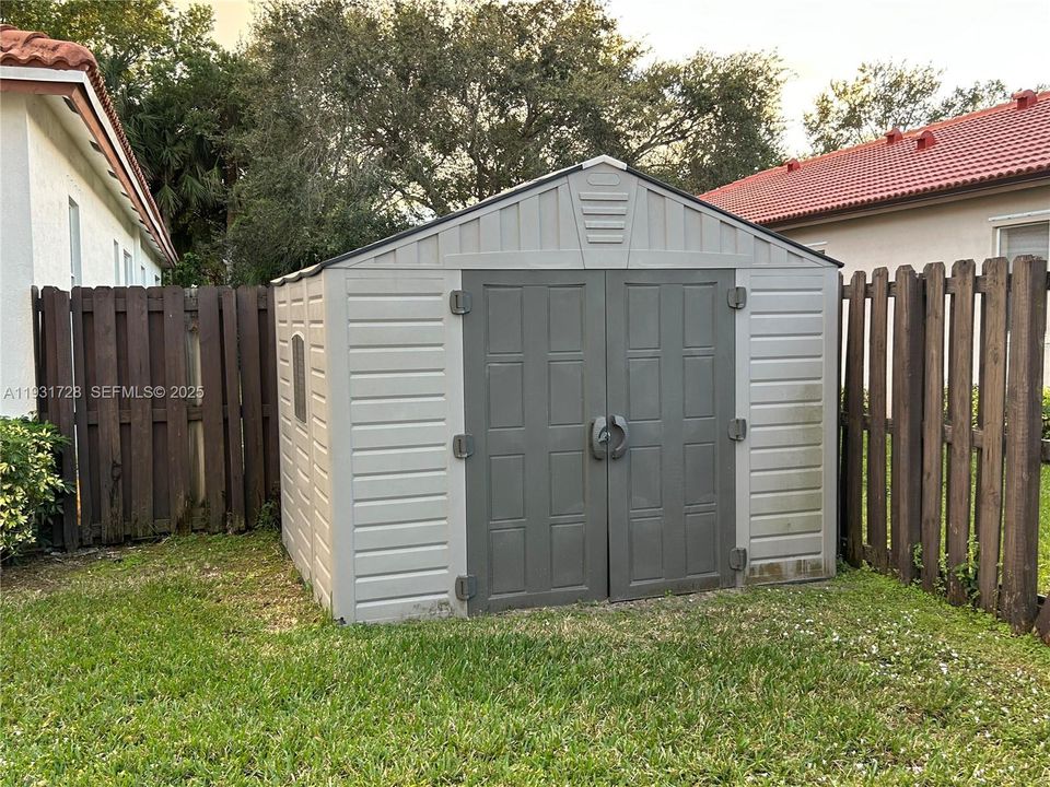 出租: $4,500 (4 贝兹, 2 浴室, 2091 平方英尺)